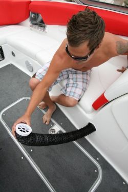 2010 Sea-Doo 230 WAKE sport boat - Details heater hose.jpg