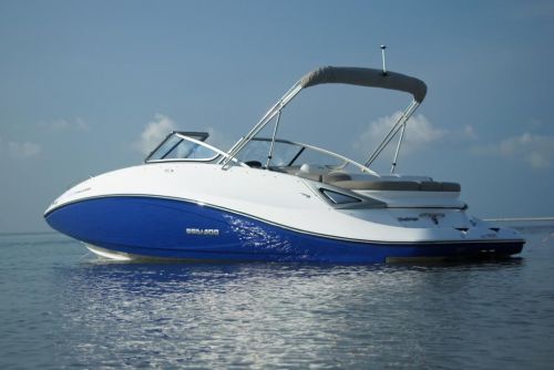 2011 Sea-Doo 230 Challenger Boat - Lifestyle (8).JPG